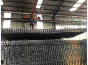 防撞護欄網的內在質量在于原材料及加工過程